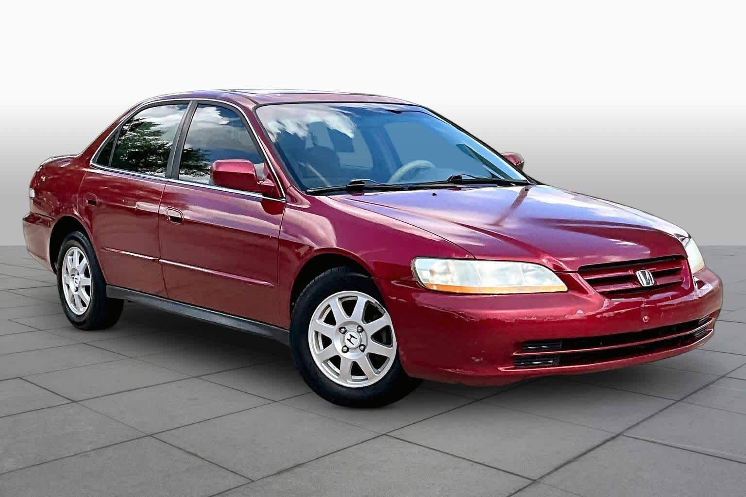 Used 2002 Firepepper Red Pearl Honda SE image 2