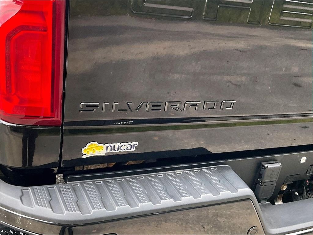 Used 2022 Black Chevrolet High Country image 29