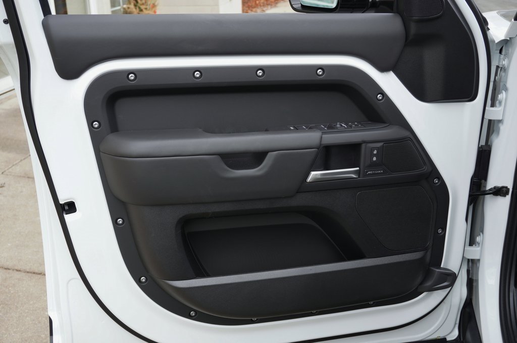 2026 LAND ROVER DEFENDER - Image 10