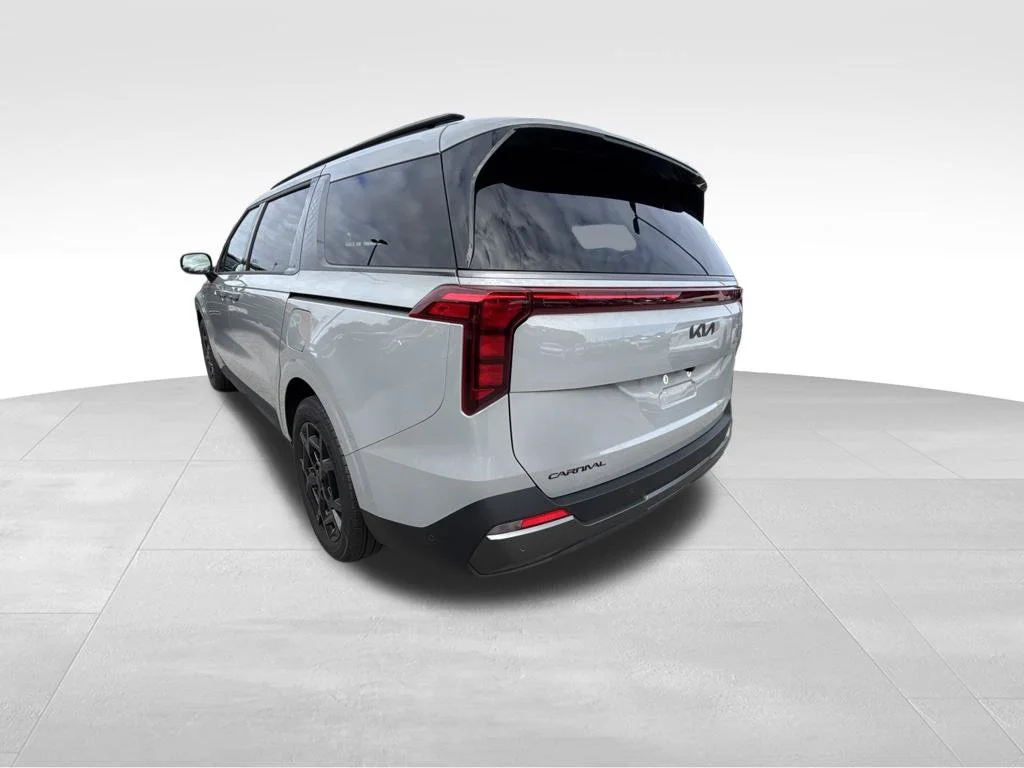 Used 2026 Silver Kia  image 3