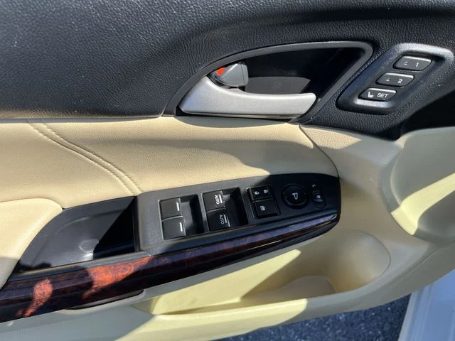Used 2011  Honda EX-L image 17