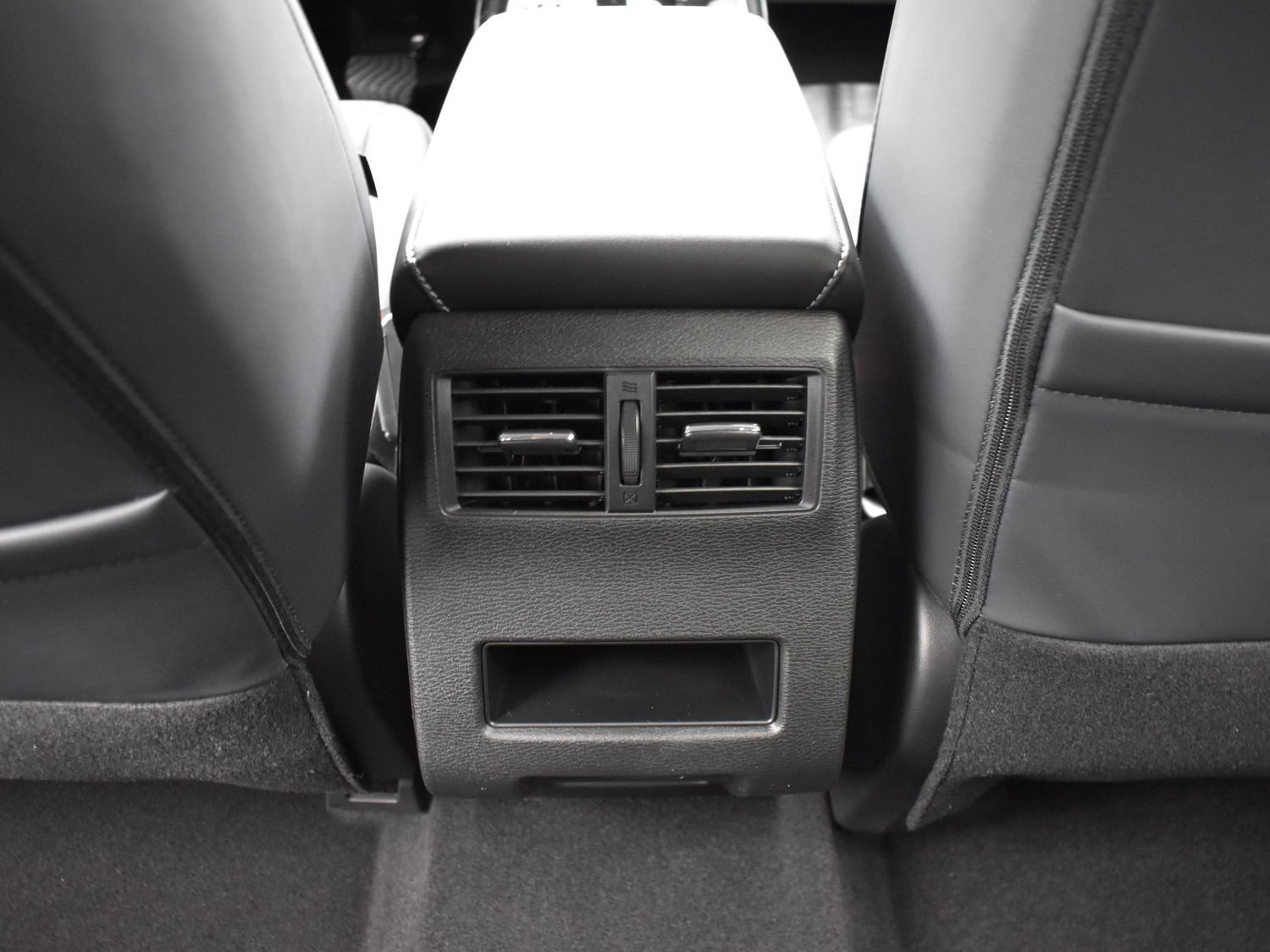 New 2026 Labrador Black Pearl Mitsubishi SE 1.5T 2WD image 14