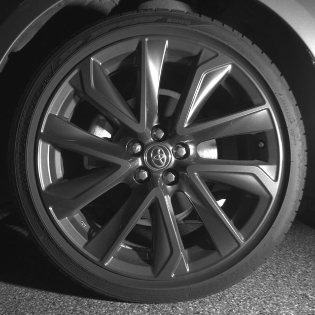 Used 2025  Toyota SE image 19