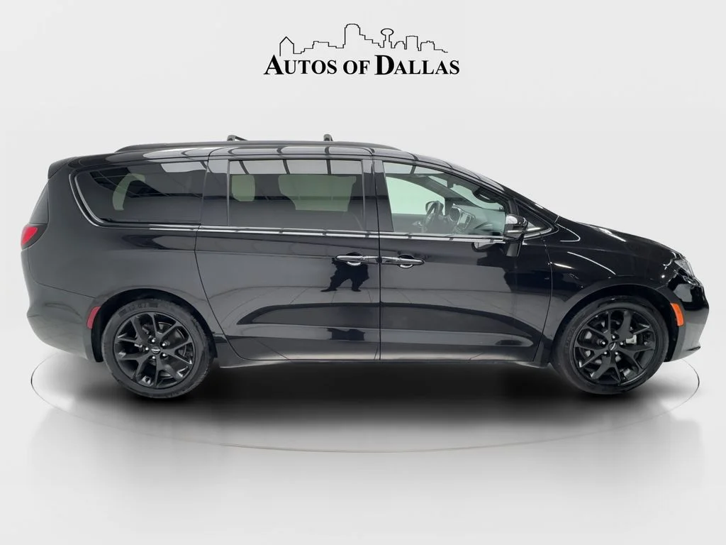 Used 2025 Black Chrysler Limited image 6