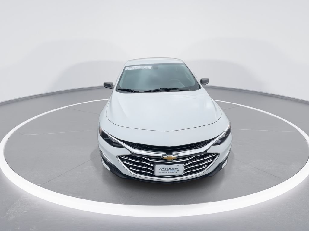 Used 2022 White Chevrolet LS image 3