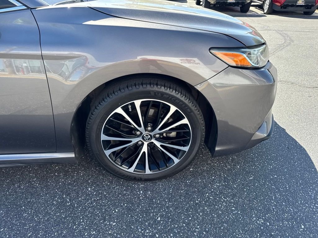 Used 2018 Gray Toyota SE image 20
