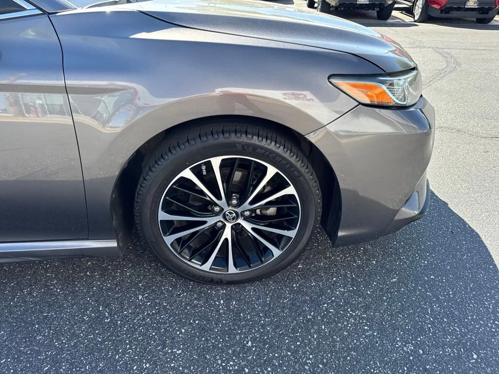Used 2018 Gray Toyota SE image 20