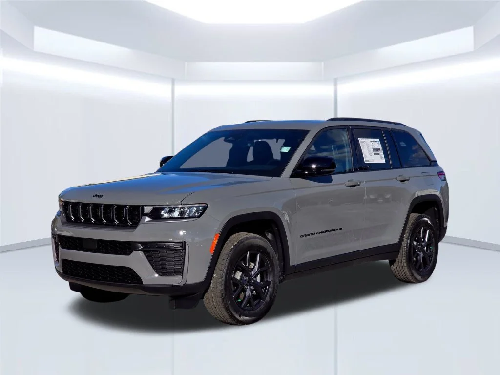 New 2027 Gray Jeep Laredo Altitude image 2