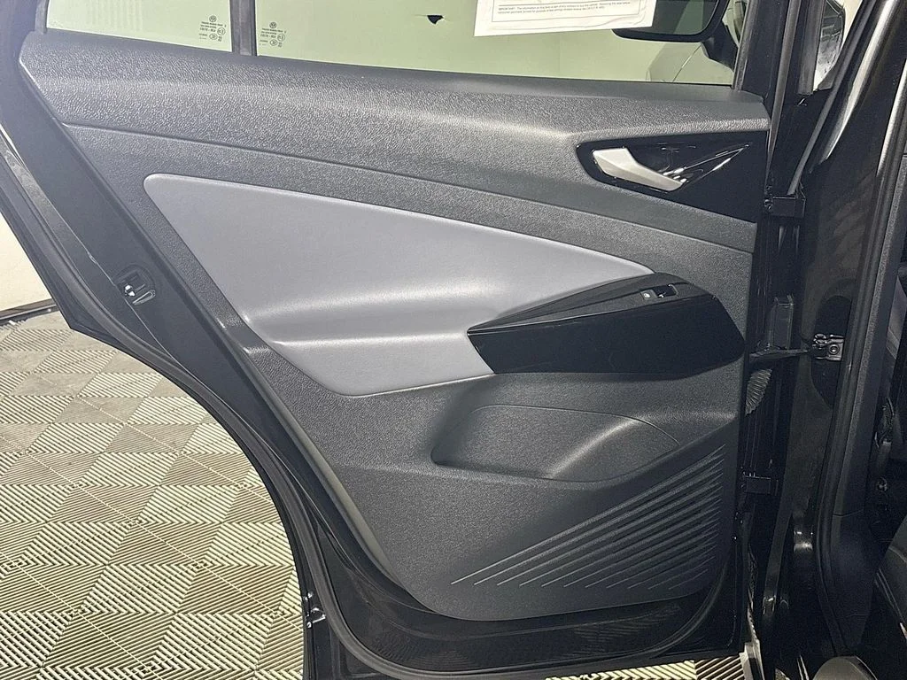 Used 2021 Black Volkswagen Pro image 19