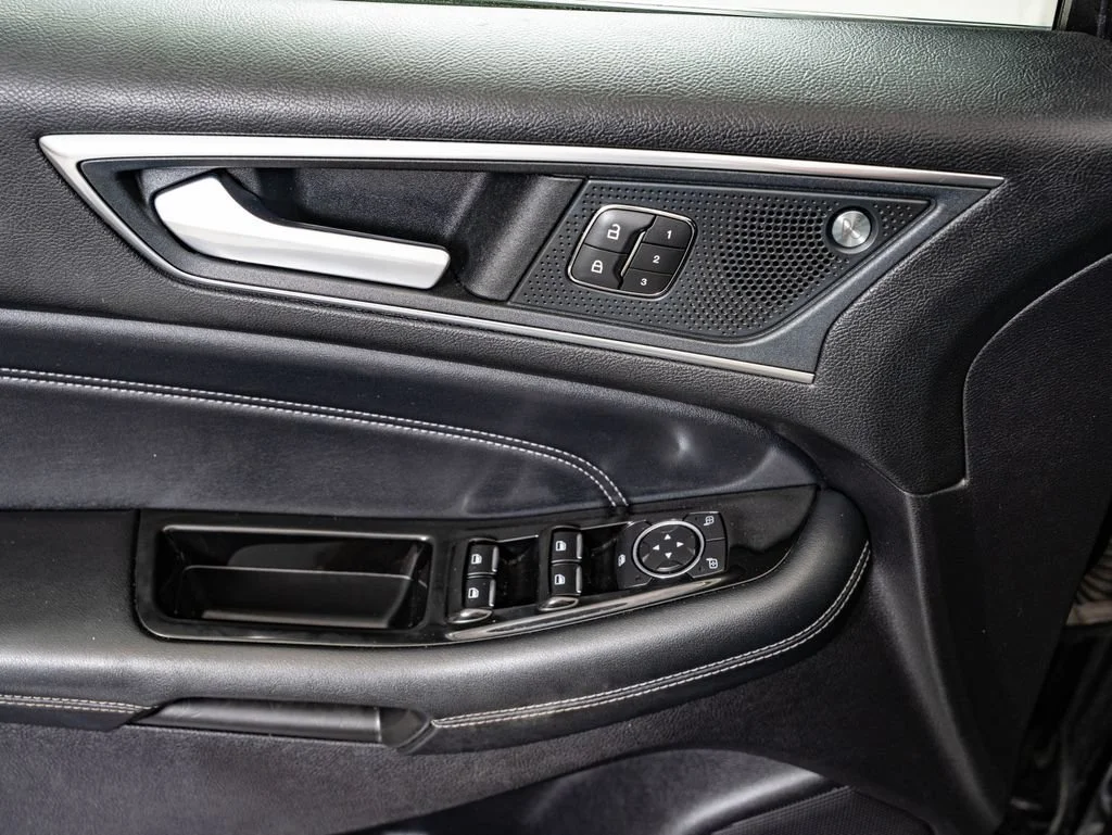 Used 2019 Agate Black Metallic Ford Titanium image 25