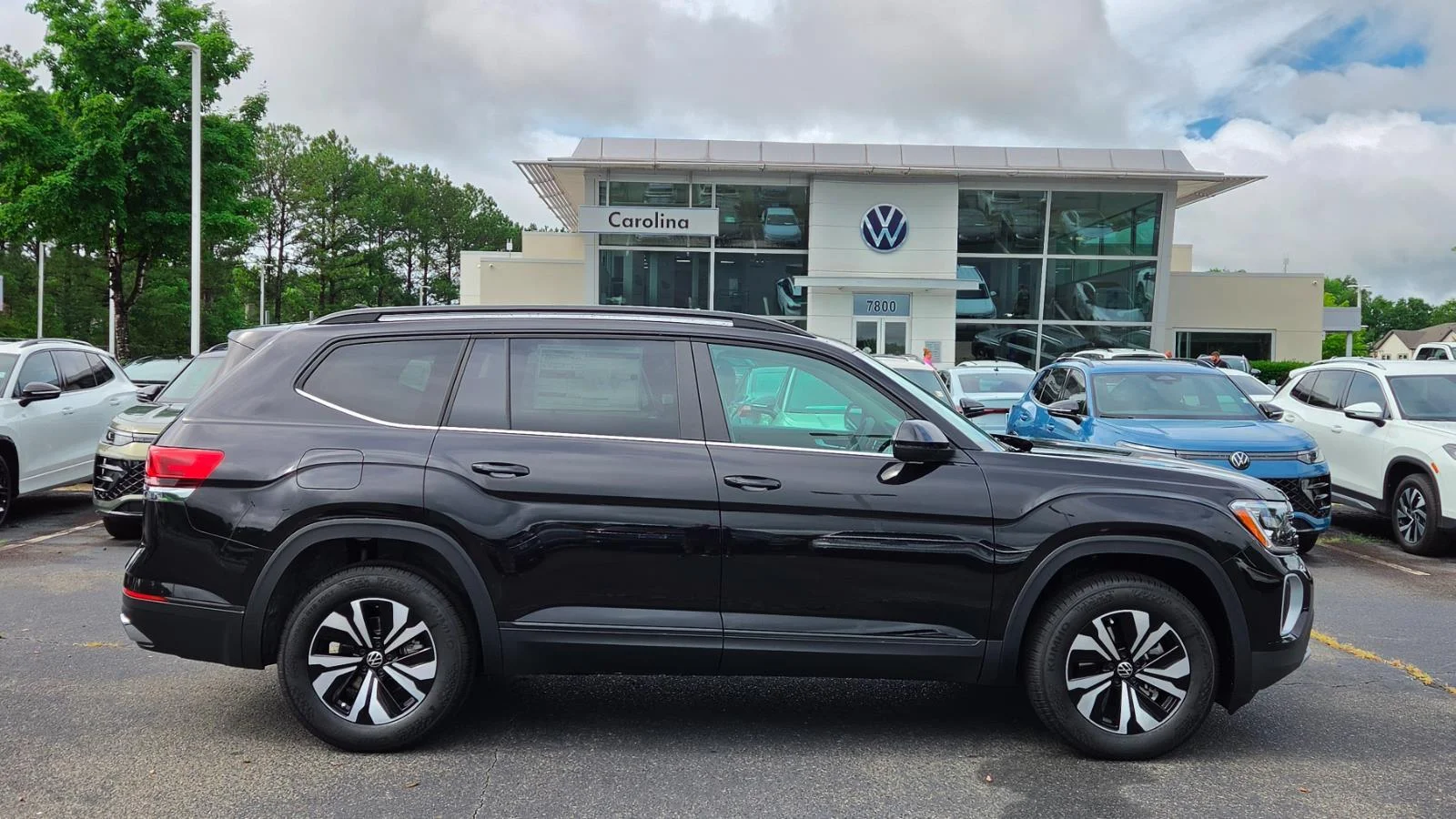 New 2026 Deep Black Pearl Volkswagen 2.0T SE image 6
