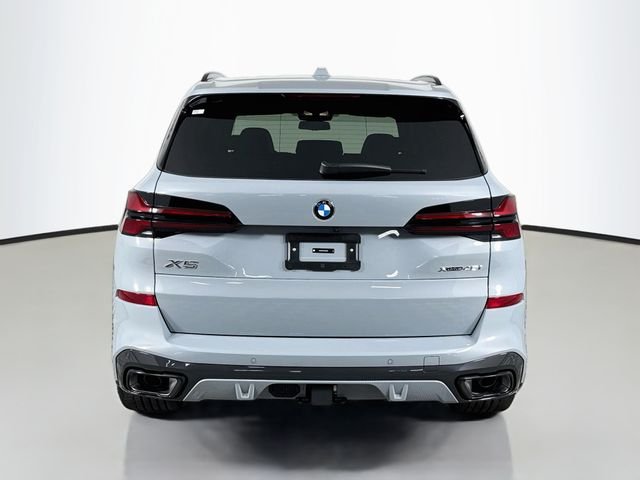 New 2026 Gray Metallic BMW xDrive40i image 6