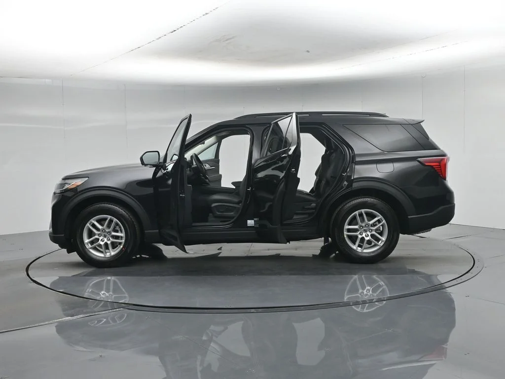 New 2026 Agate Black Metallic Ford Active image 36