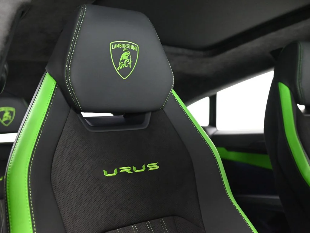 Used 2023  Lamborghini  image 11