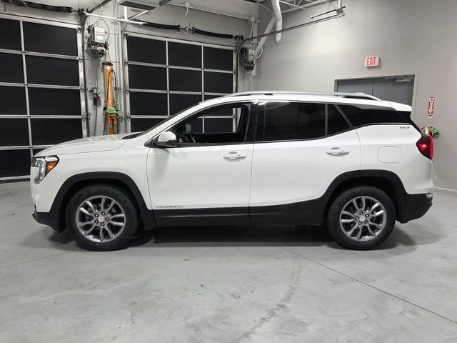 Used 2023 White GMC SLT image 4
