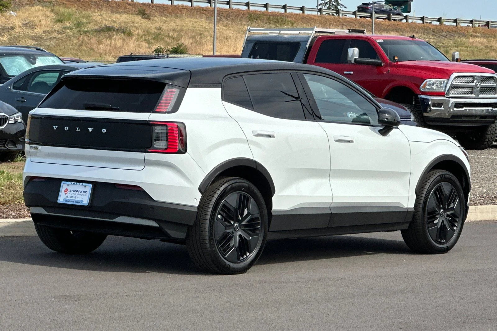 New 2026 Crystal White Volvo Ultra image 3