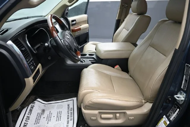 Used 2018 Shoreline Mist Toyota Platinum image 18