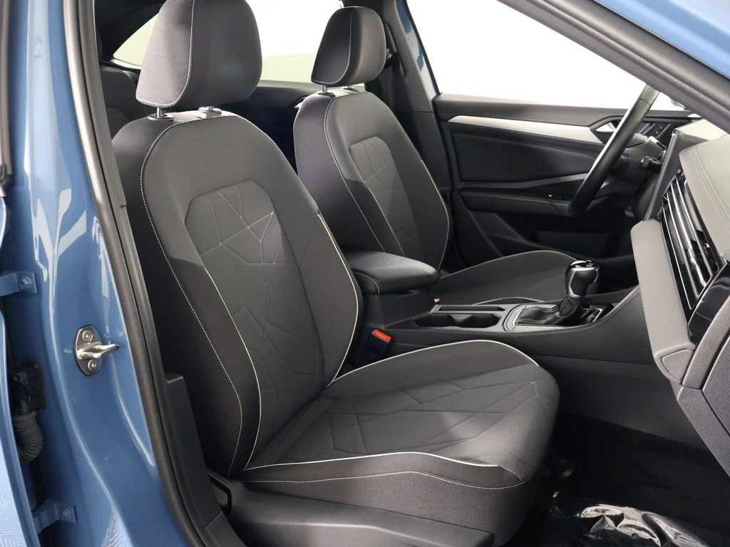 Used 2025 Blue Volkswagen 1.5T Sport image 30
