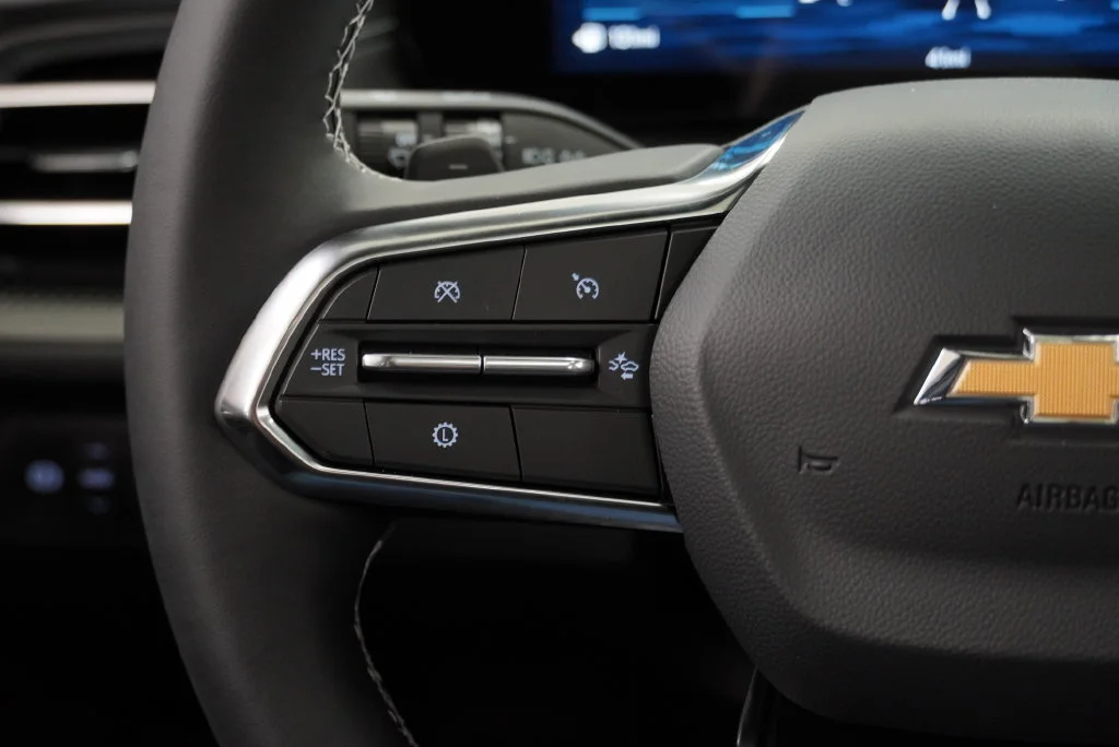 New 2027 Summit White Chevrolet LT image 29