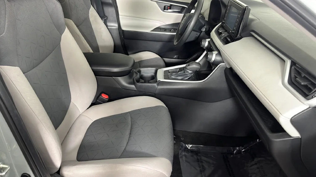 Used 2020 Green Toyota XLE image 22