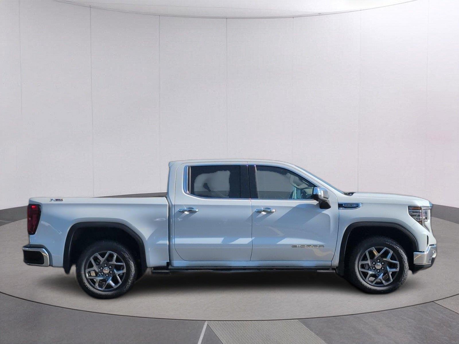 New 2026 Glacier White Tricoat GMC SLT image 8