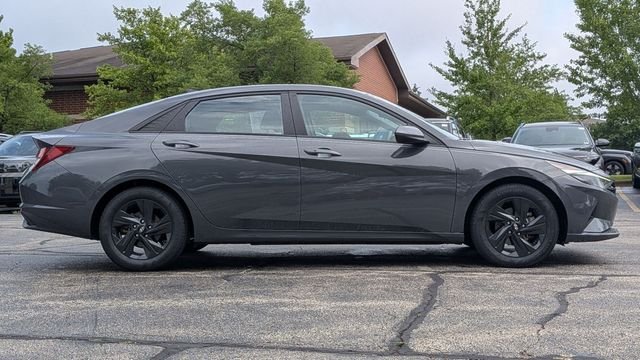 Used 2023 Gray Hyundai SEL image 8