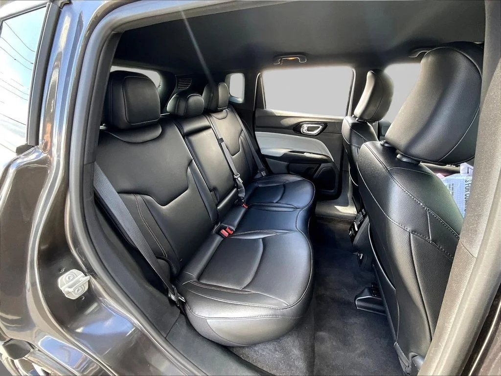 Used 2024 Gray Jeep Limited image 25