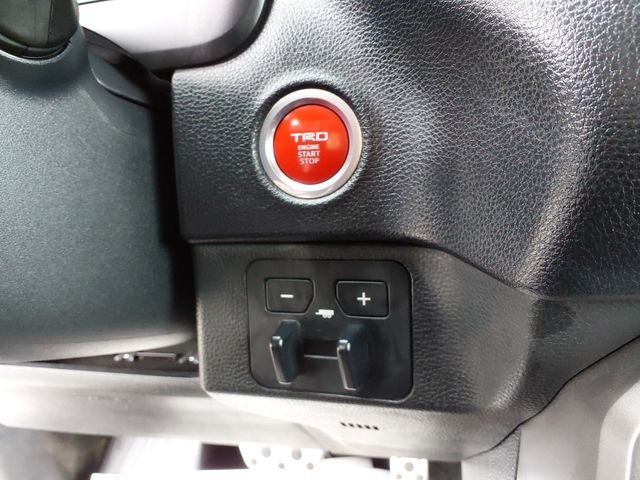 Used 2022 Gray Toyota SR5 image 28