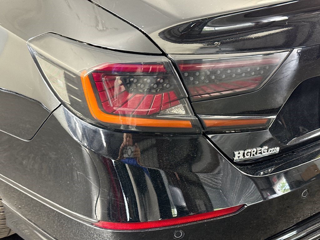 Used 2021 Crystal Black Pearl Honda Touring image 32
