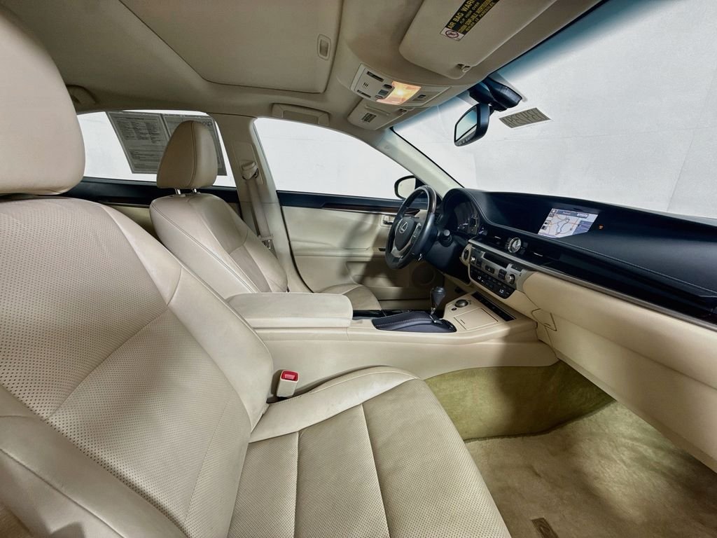Used 2014 Deep Sea Mica Lexus Base image 29