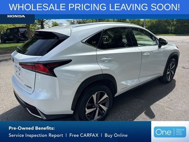 Used 2020 White Pearl Lexus 300h image 8