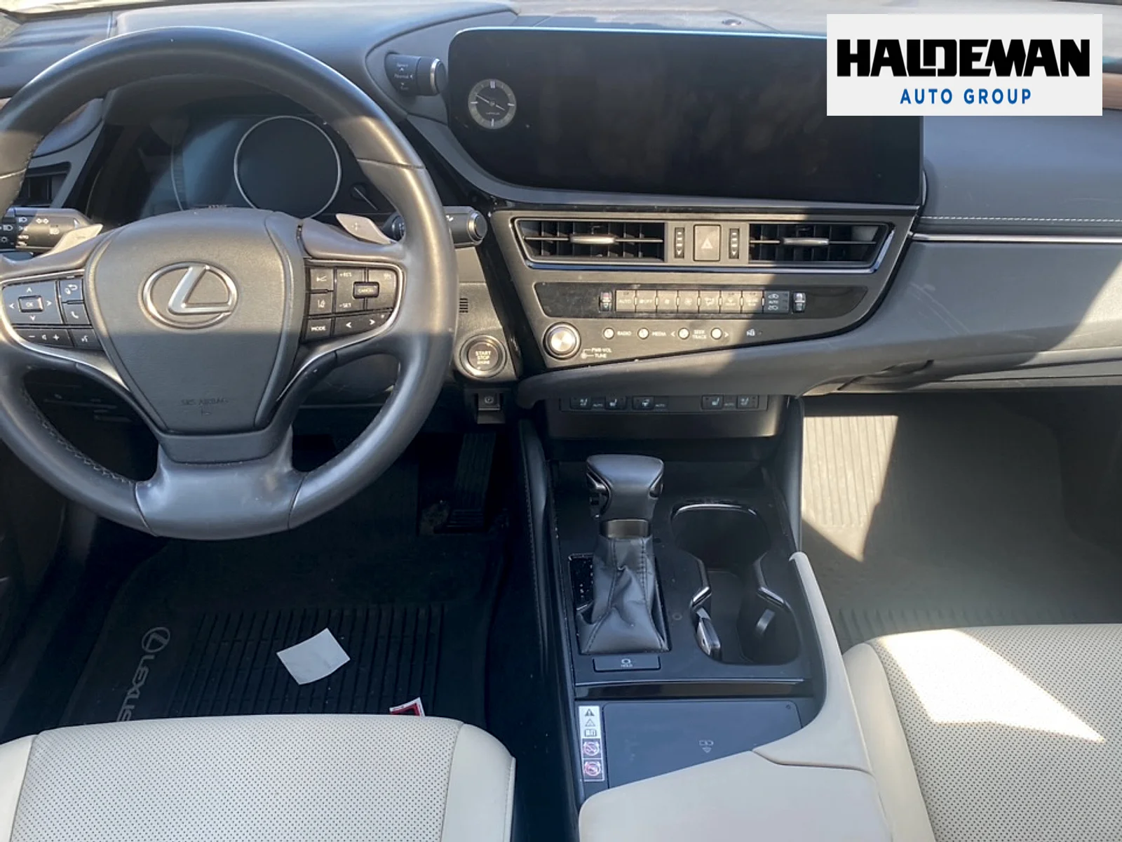 Used 2023 Eminent White Pearl Lexus  image 7
