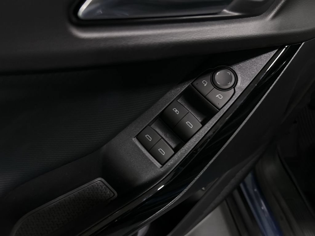 2027 Chevrolet Equinox LT - Photo 15