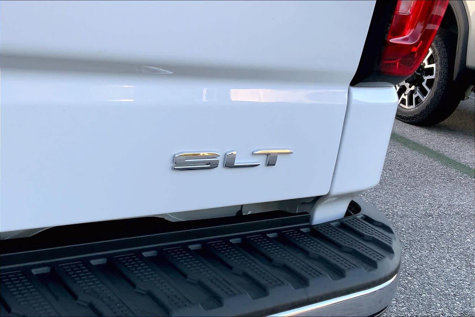 2026 GMC Sierra 1500 SLT - Photo 14