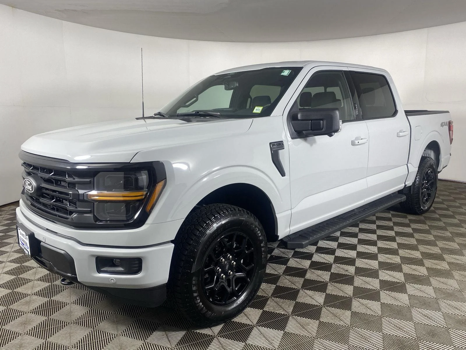 New 2026 Avalanche Ford XLT image 4