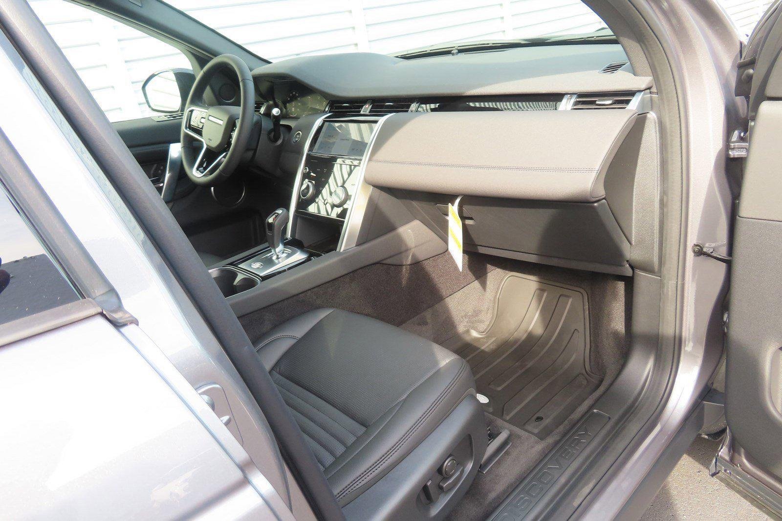 Used 2023 Eiger Grey Metallic Land Rover SE image 20