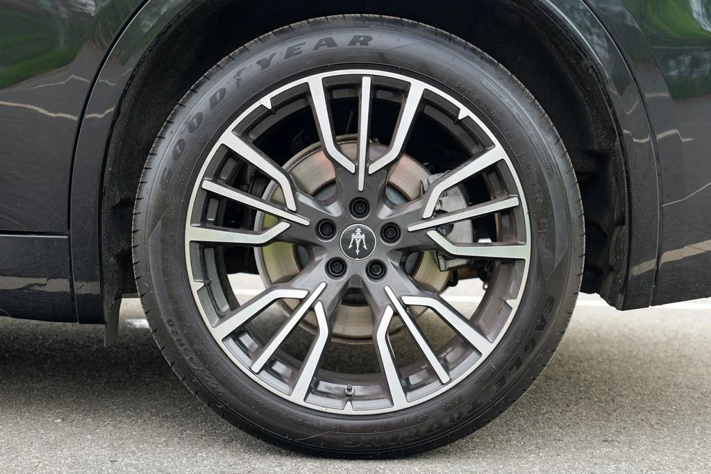 New 2025 Nero Noctis Black Maserati Base image 14