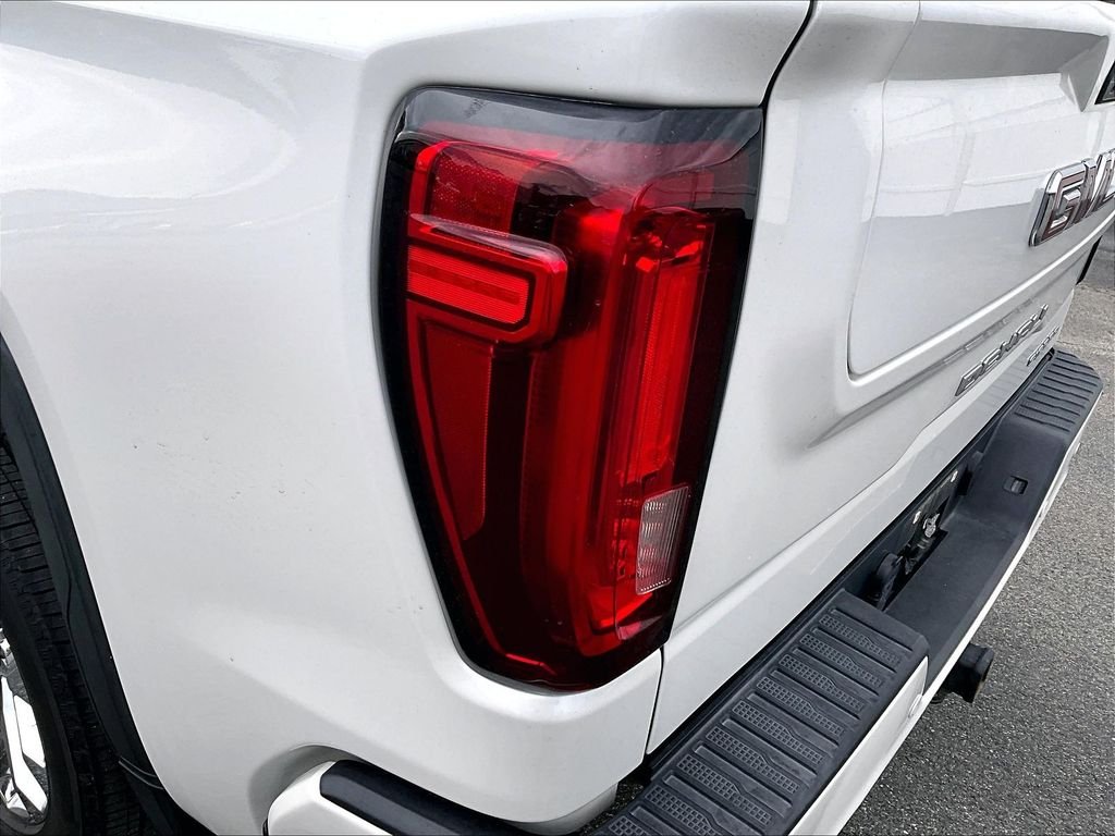 Used 2020 White Frost Tricoat GMC Denali image 33