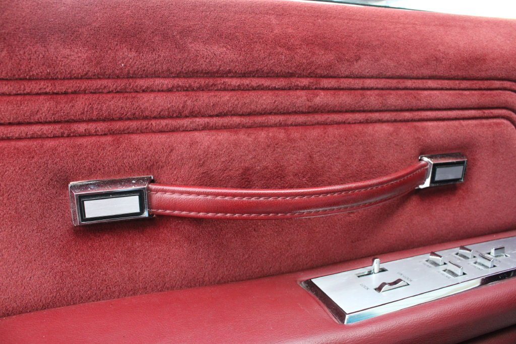 Used 1987 White Ford LX image 5