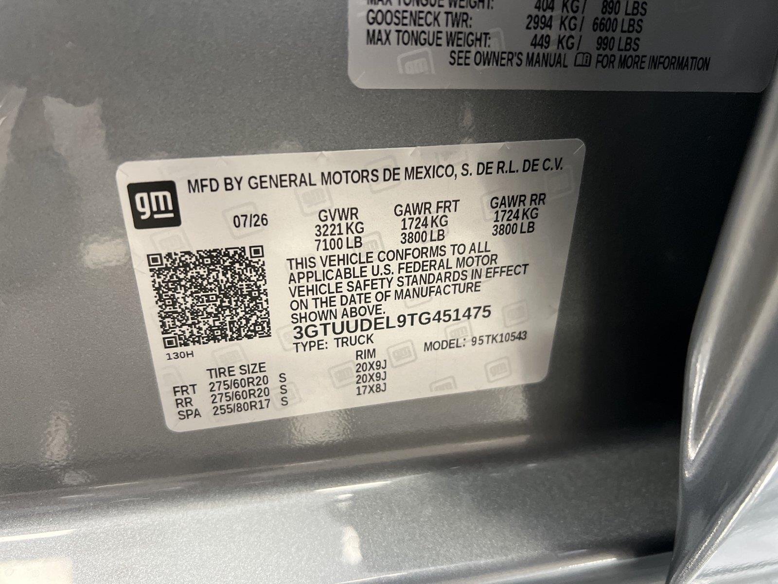 New 2026 Sterling Metallic GMC SLT image 29