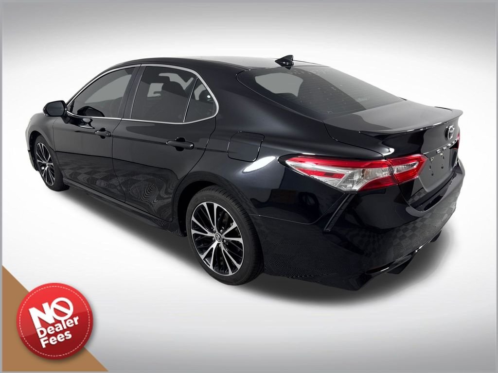 2020 Toyota Camry SE - Photo 6
