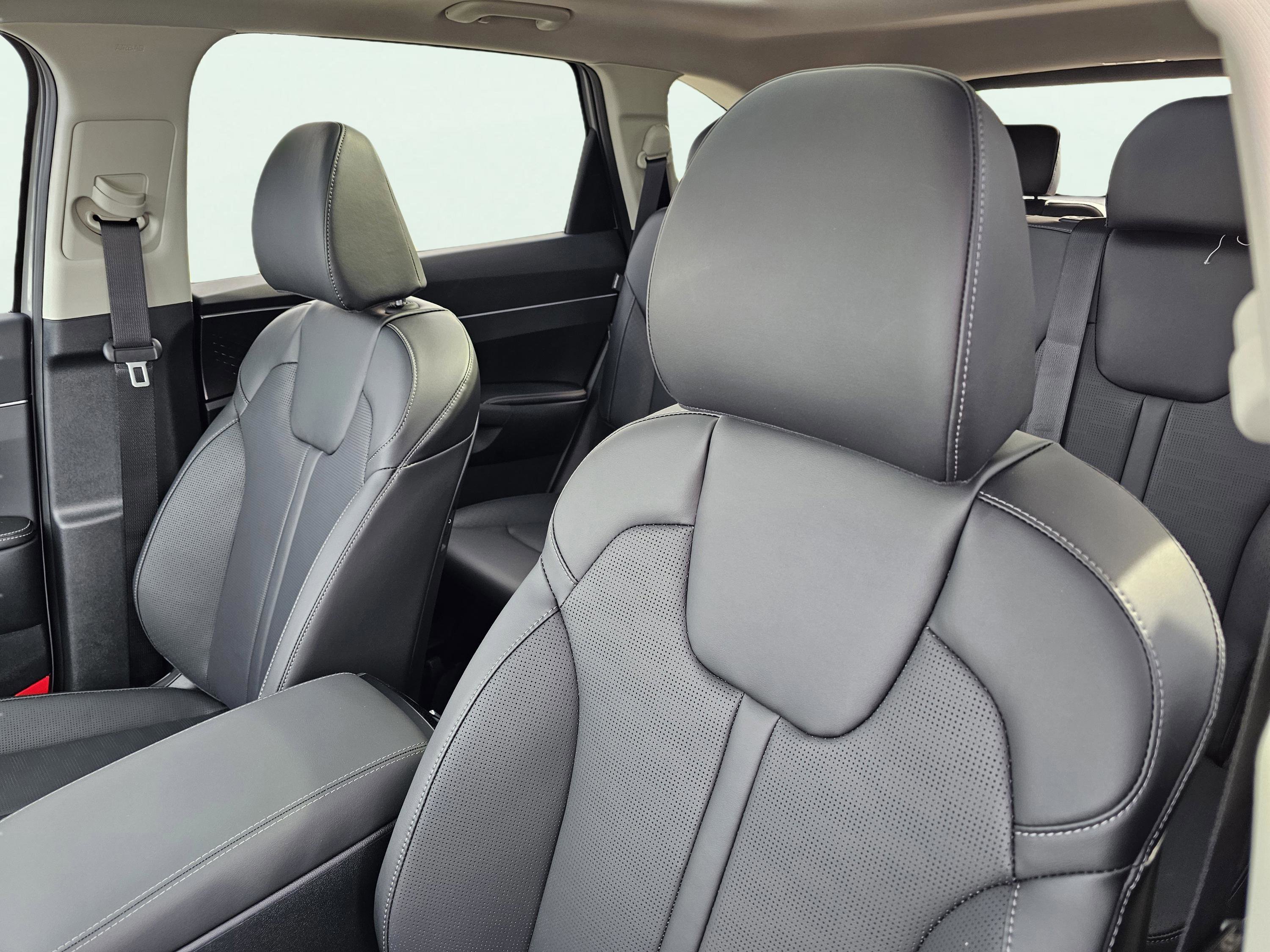 New 2026 Wolf Gray Kia S image 18