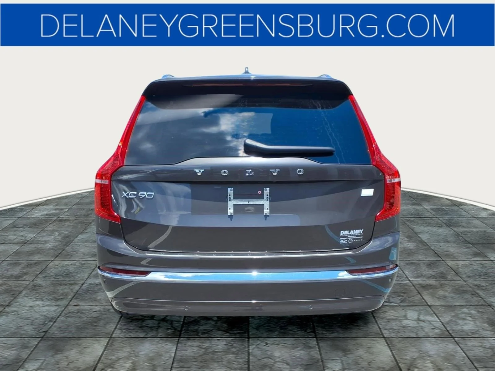 Used 2023 Platinum Gray Metallic Volvo Ultimate image 4