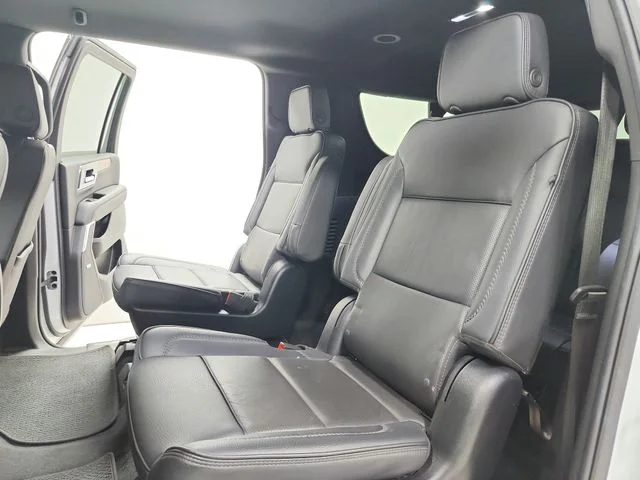 Used 2025 White GMC Denali image 41