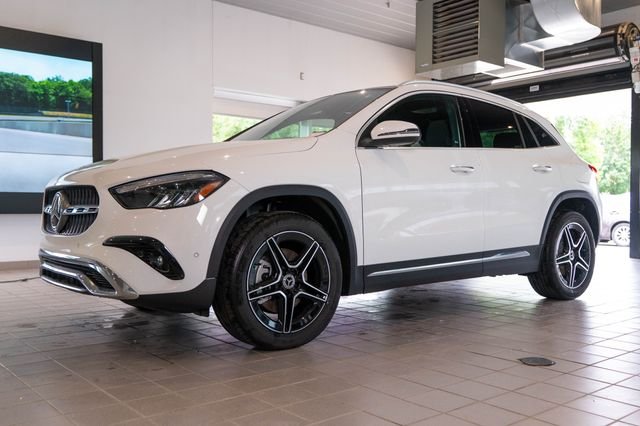 New 2026 Polar White Mercedes-Benz GLA 250 image 3