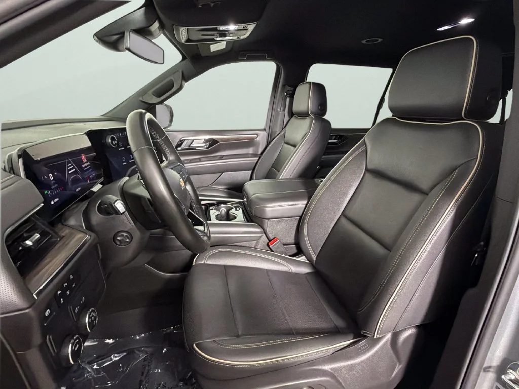 Used 2025 Sterling Gray Metallic Chevrolet Premier image 18