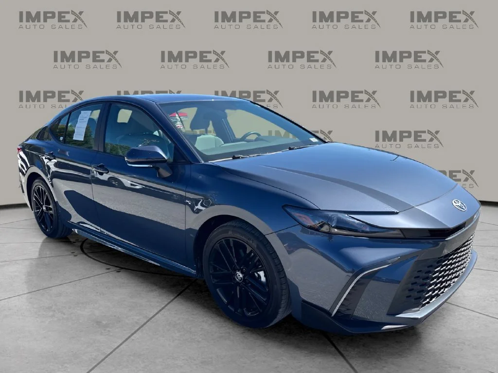Used 2026  Toyota SE image 7