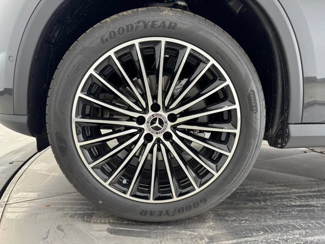 New 2026 Graphite Grey Metallic Mercedes-Benz GLC 300 image 51