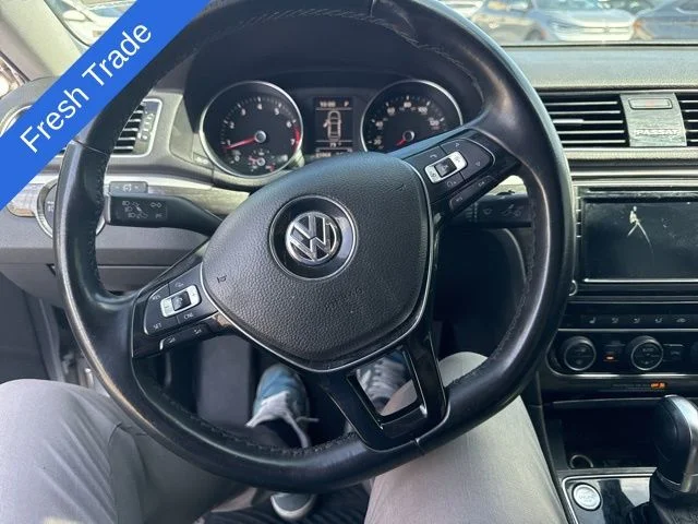 Used 2018 Silver Volkswagen 2.0T SE image 6