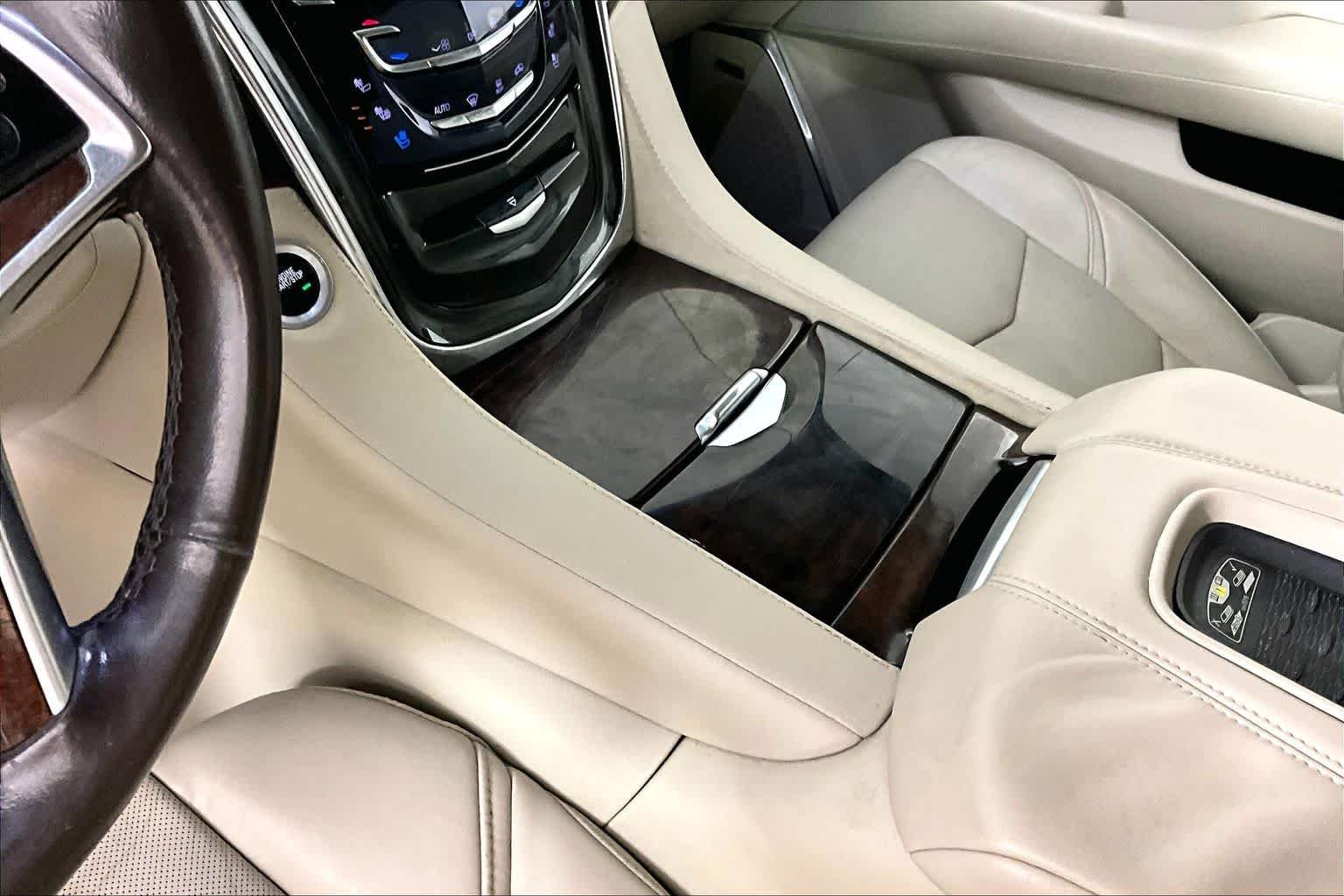 Used 2015 White Diamond Tricoat Cadillac Standard image 15